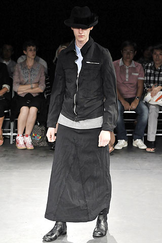 Comme des Garcons / - 2009